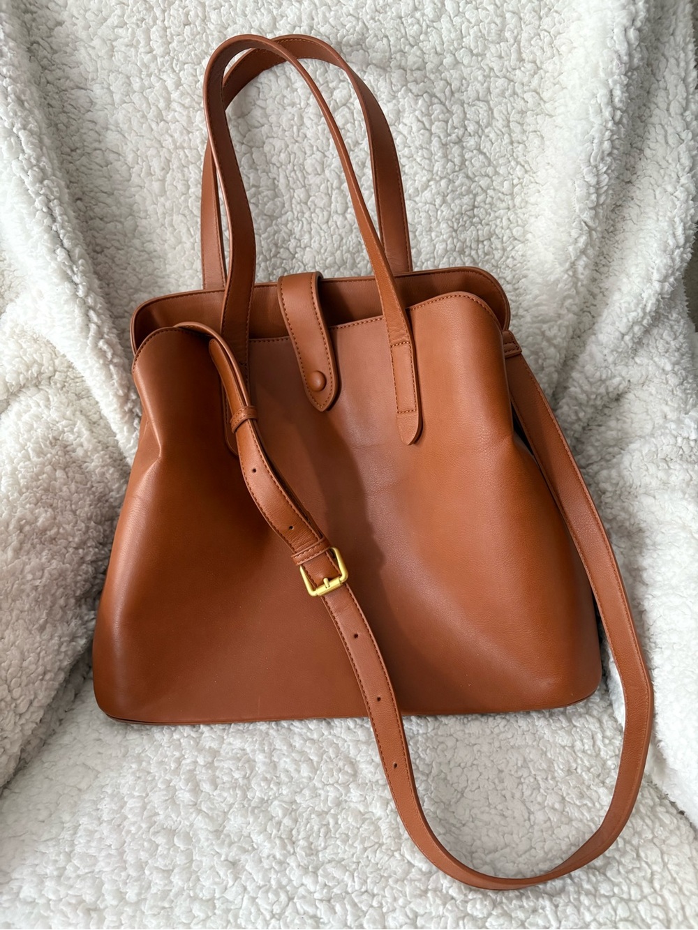 Classic Tan Tote Shoulder Bag - Timeless Everyday Carry